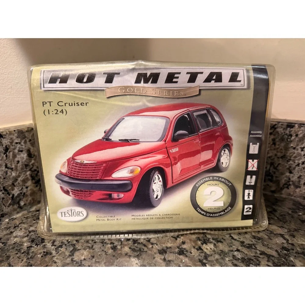 Testors Hot Metal Gold Series PT Cruiser 1:24 Scale Metal Body Kit Red New